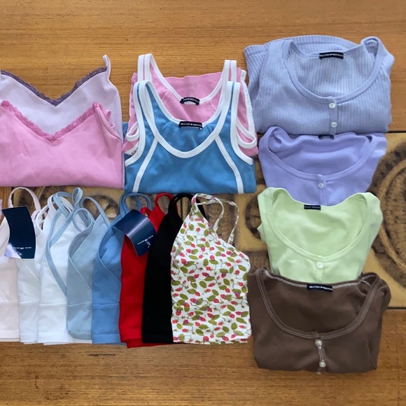 brandy melville collection PART 1 - Picture 2 of 2